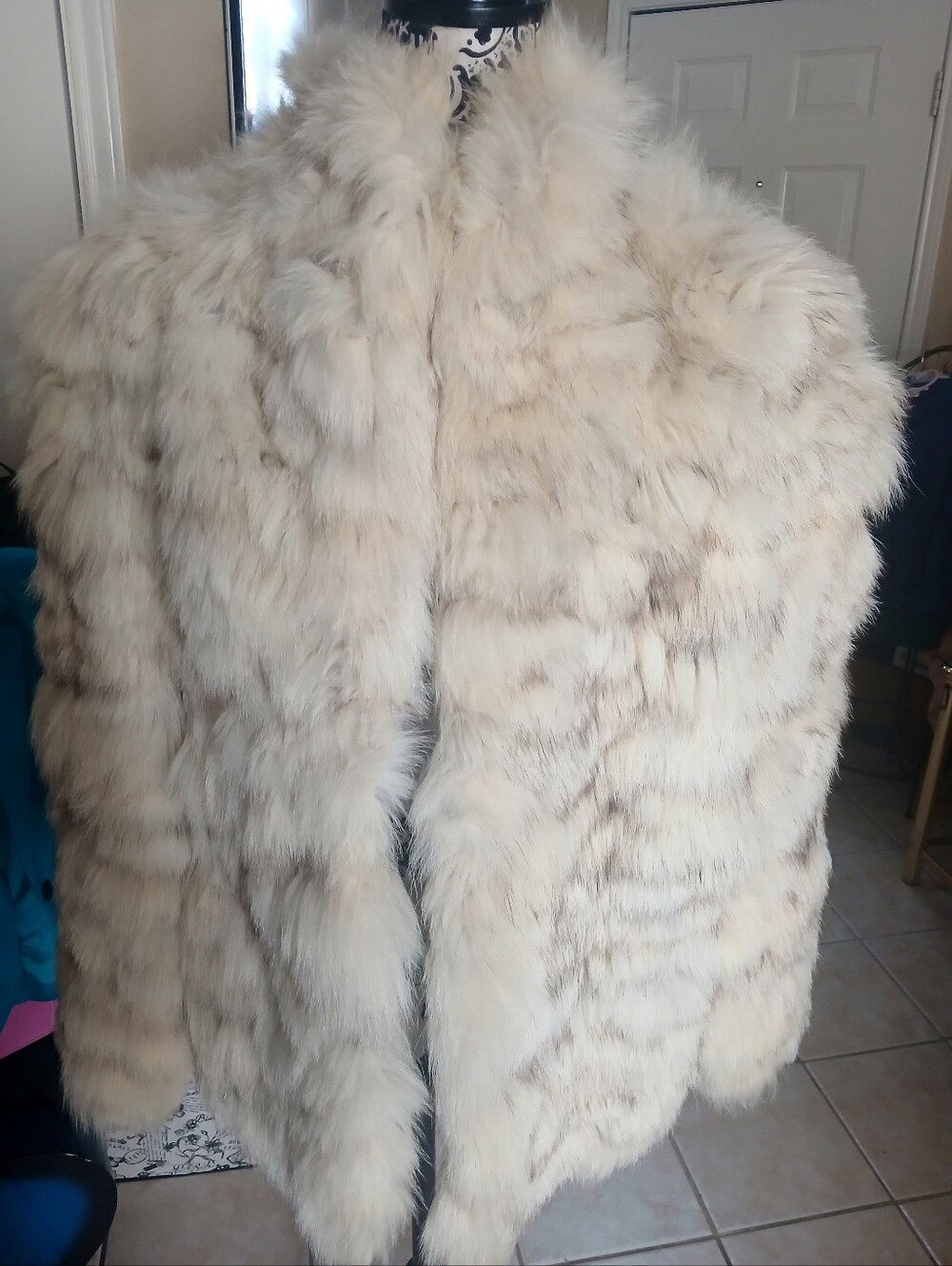 Luxury Women's Cream Fox Fur Jacket